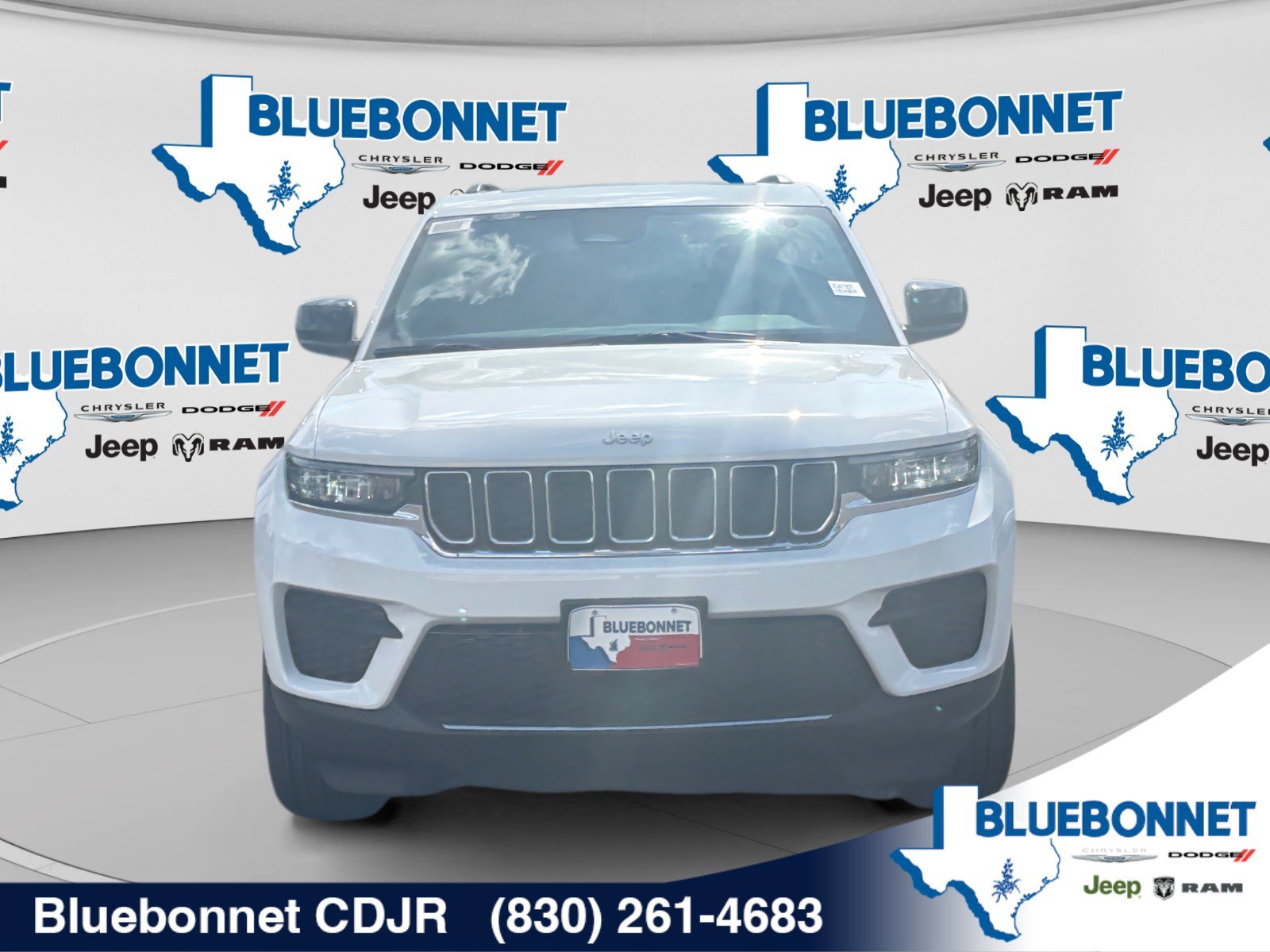 New 2026 Jeep Grand Cherokee Laredo X RWD image 2