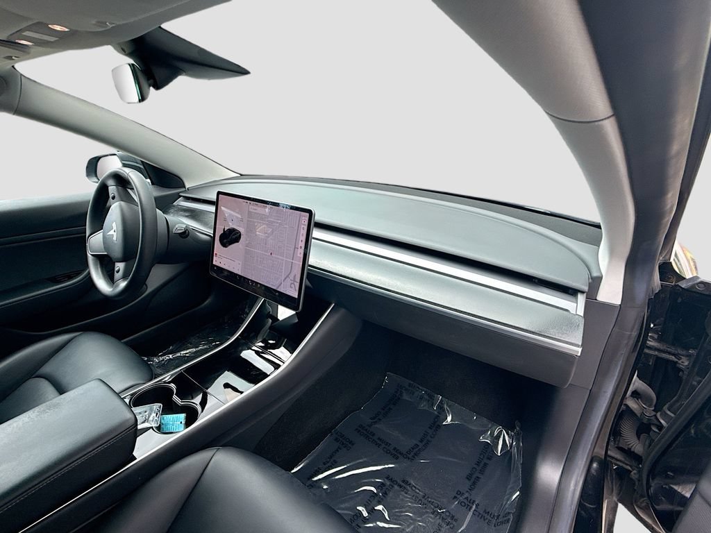Used 2019 Tesla Model 3 Standard Range RWD image 31