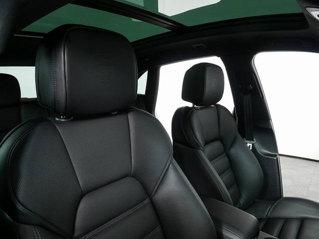 New 2026 Porsche Macan image 25