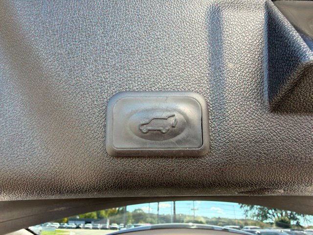 Used 2016 GMC Acadia SLE FWD image 26