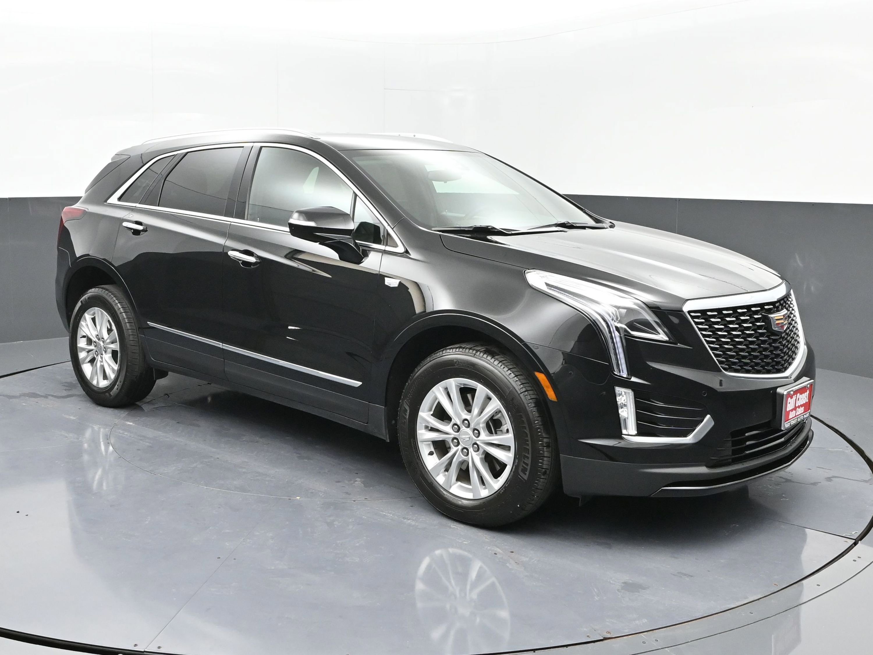 Used 2024 Cadillac XT5 Luxury w/ LPO, Floor Liner Package image 2