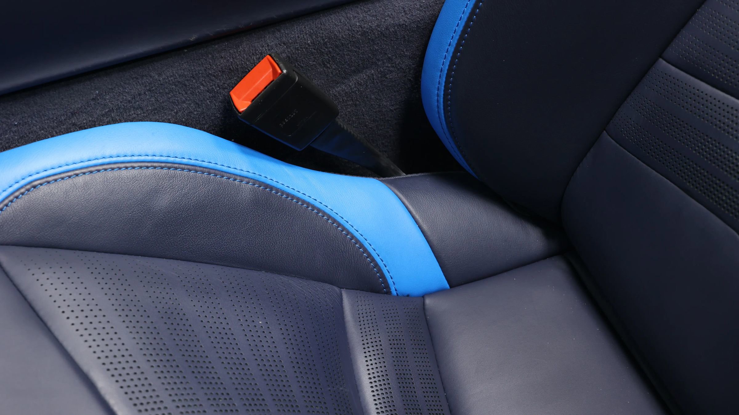 Used 2022 Chevrolet Corvette Stingray Premium Conv w/ Z51 Performance Package image 22