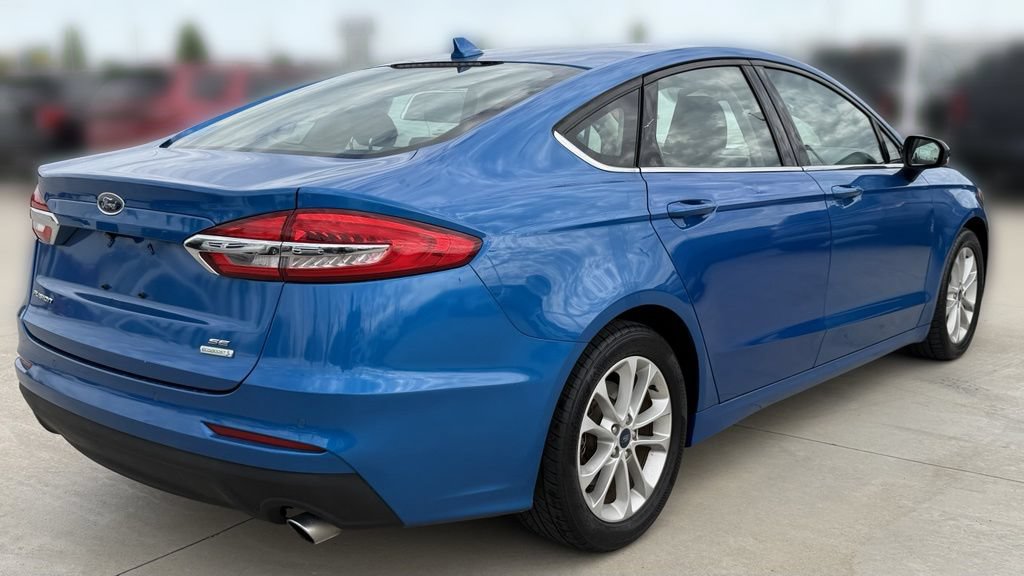 Used 2019 Ford Fusion SE FWD image 5