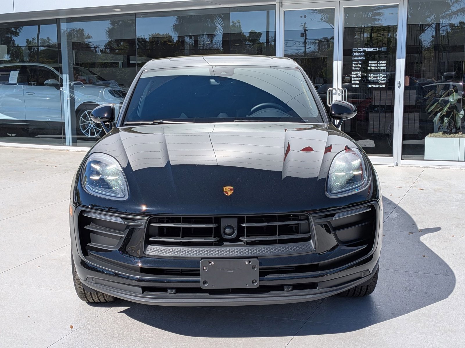 Certified 2023 Porsche Macan AWD/4WD image 6