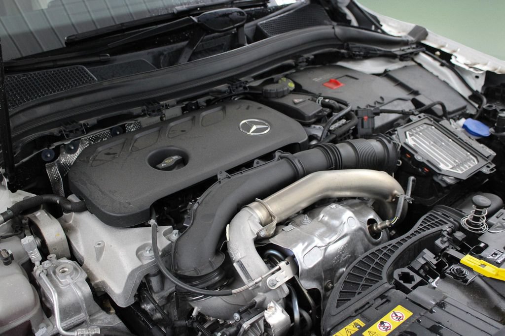 Used 2025 Mercedes-Benz GLA 250 4MATIC image 41