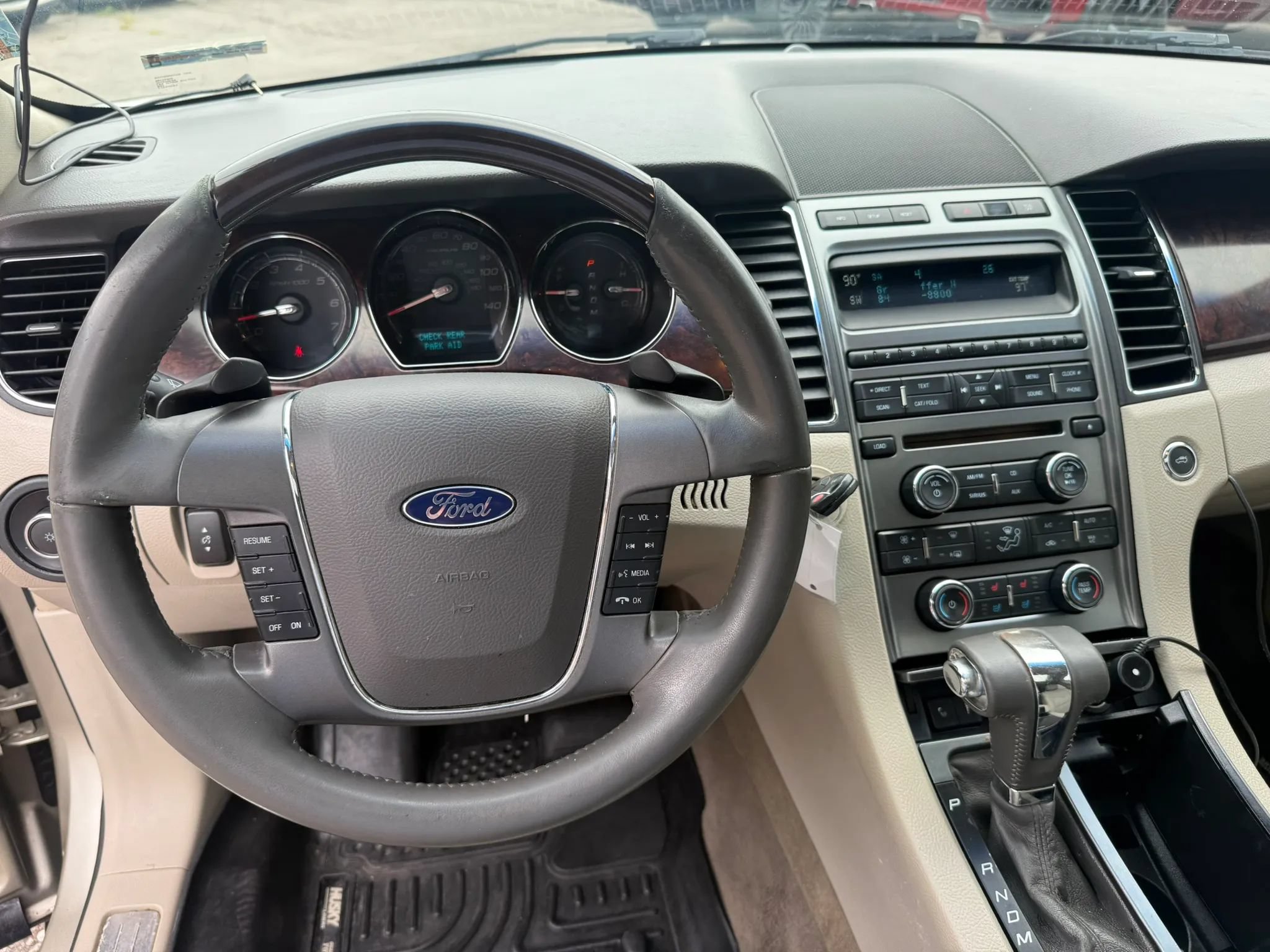 Used 2011 Ford Taurus Limited w/ 301A Rapid Spec Order Code FWD image 19