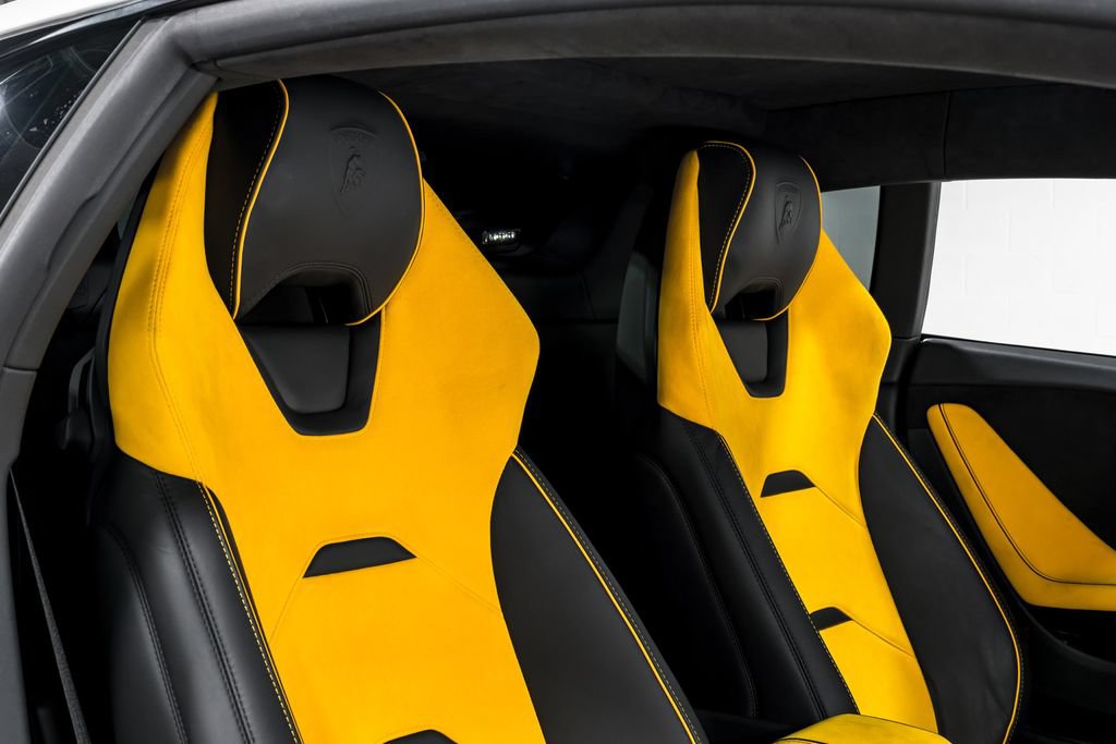 Used 2022 Lamborghini Huracan EVO AWD/4WD image 35