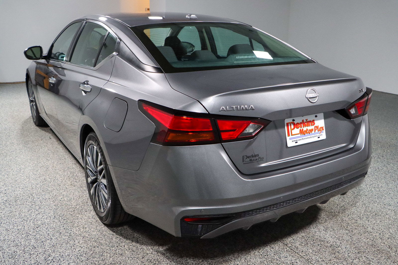 Used 2024 Nissan Altima 2.5 SV image 9