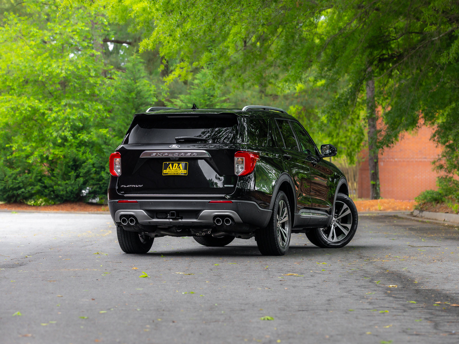 Used 2020 Ford Explorer Platinum w/ Premium Technology Package AWD/4WD image 4