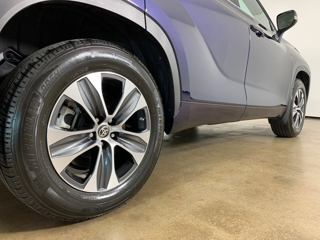 Used 2022 Toyota Highlander XLE image 41