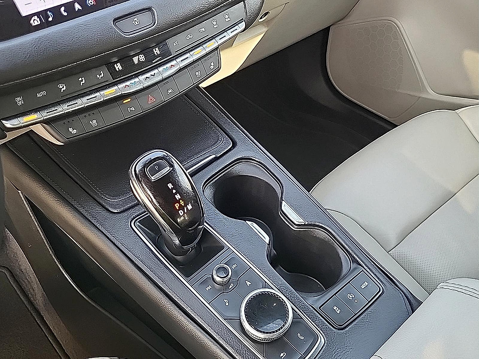 Used 2023 Cadillac XT4 Premium Luxury w/ Sun And Sound Package AWD/4WD image 25