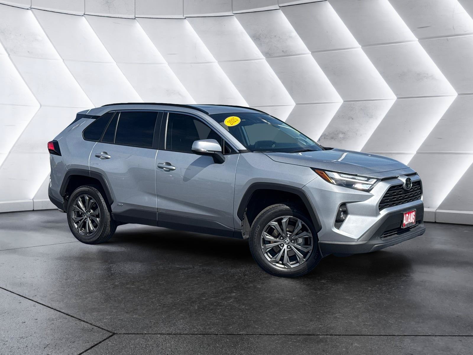 Used 2025 Toyota RAV4 XLE Premium w/ Weather Package AWD/4WD image 1
