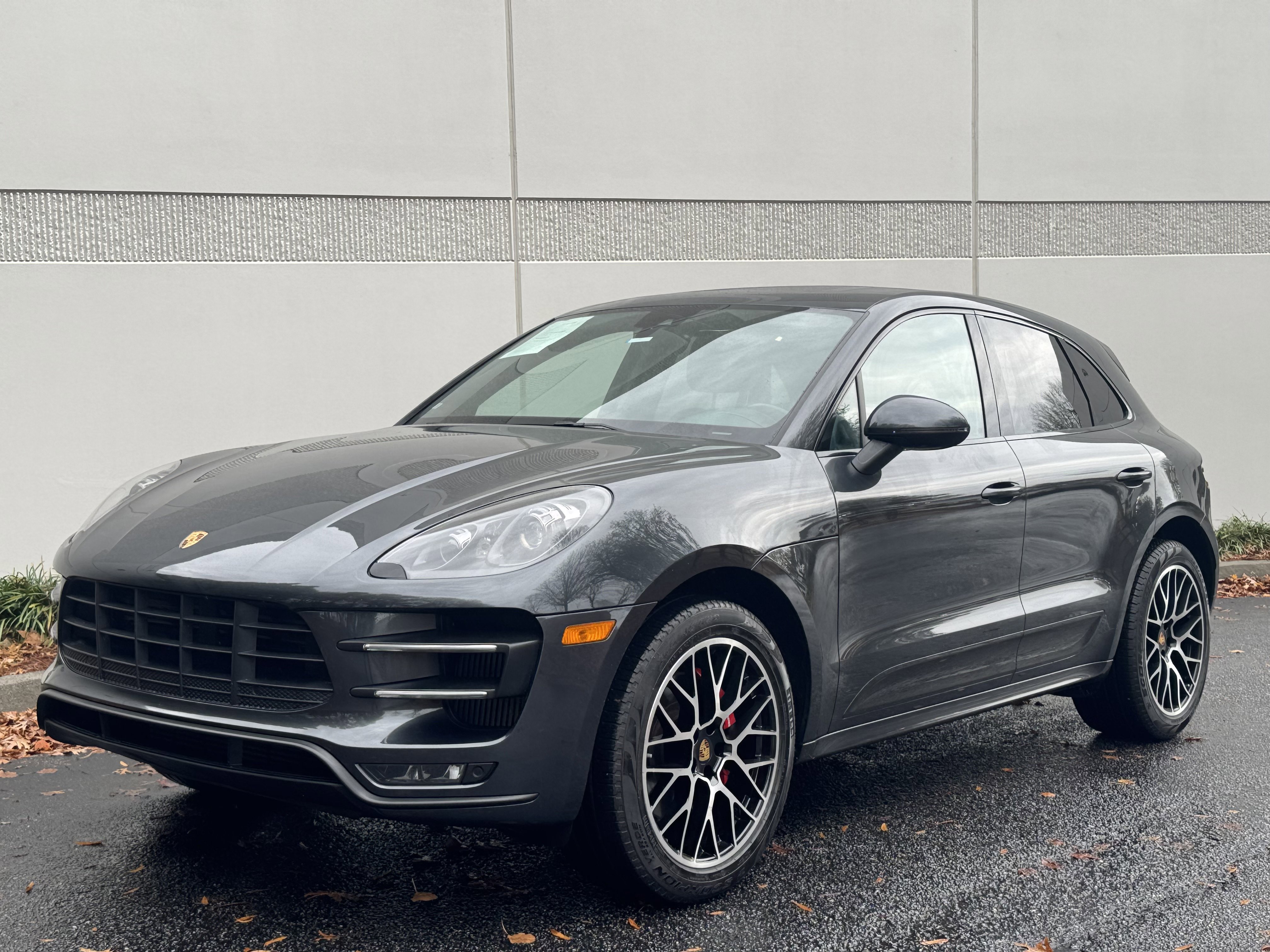 Used 2017 Porsche Macan Turbo image 2
