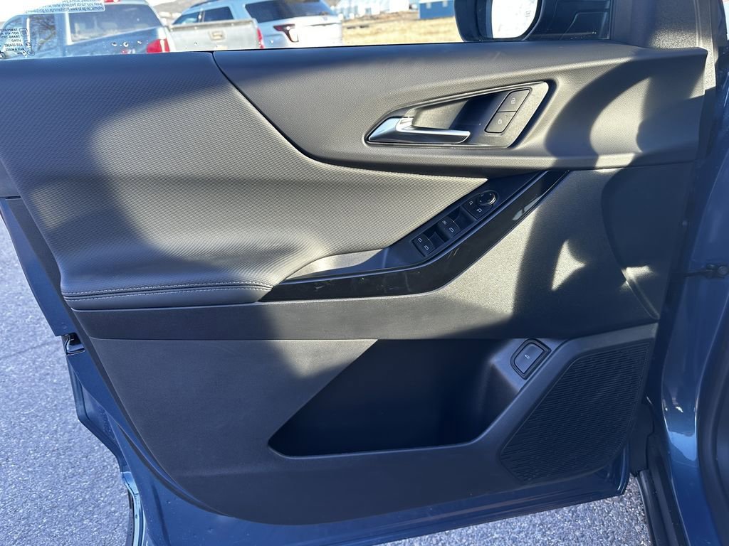 New 2026 Chevrolet Equinox LT w/ Convenience Package II image 9