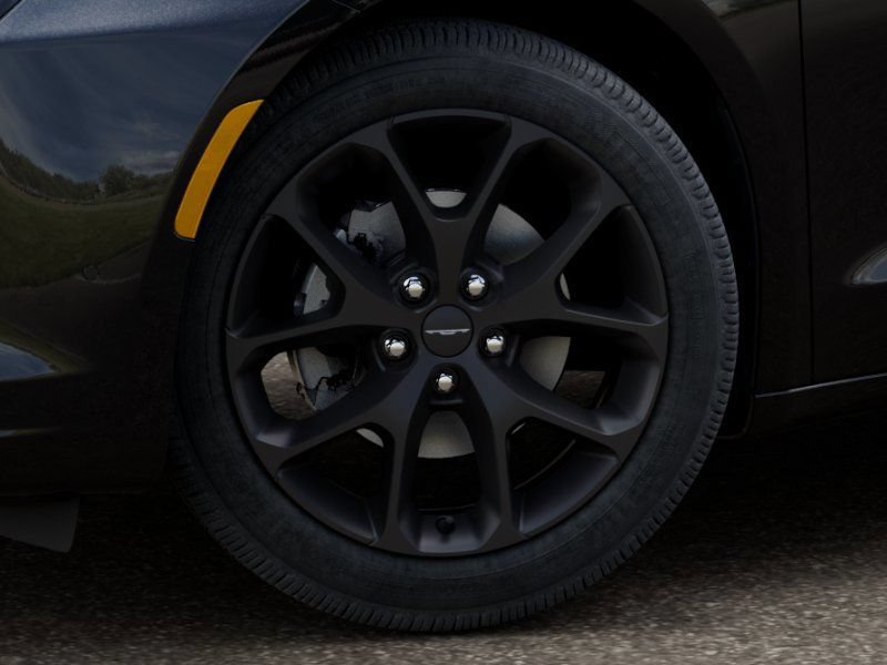 New 2027 Chrysler Pacifica Limited FWD image 8