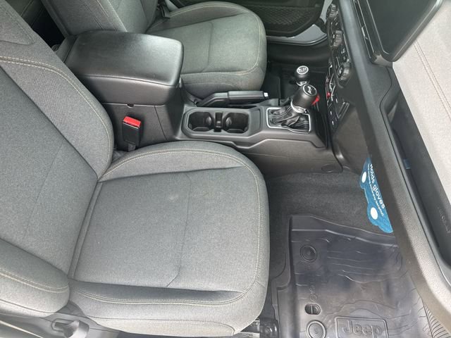 Used 2024 Jeep Wrangler Unlimited Sport AWD/4WD image 29