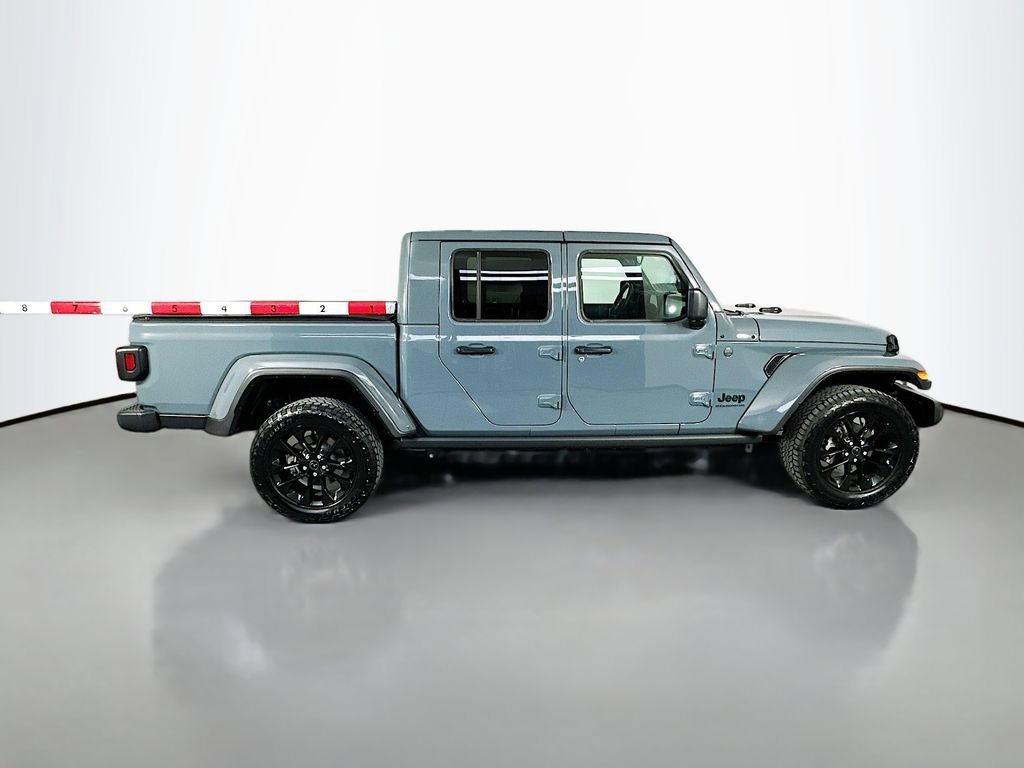 Used 2025 Jeep Gladiator Sport AWD/4WD image 8