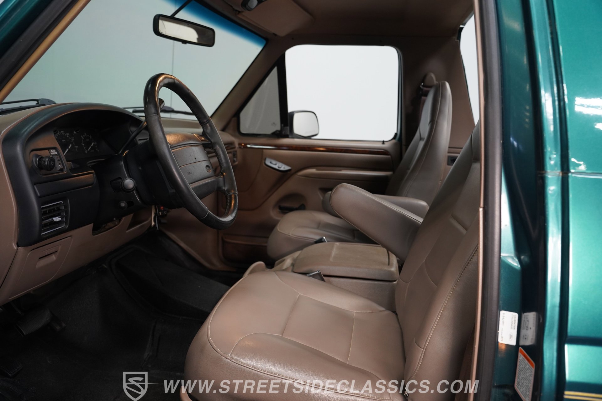 Used 1996 Ford Bronco Eddie Bauer image 35