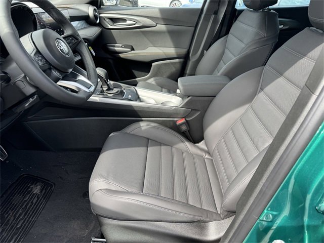 New 2025 Alfa Romeo Tonale w/ Premium Package image 14