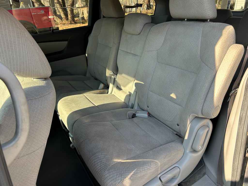 Used 2015 Honda Odyssey EX image 9