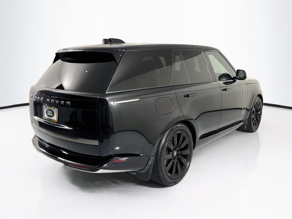 Used 2025 Land Rover Range Rover SE AWD/4WD image 5