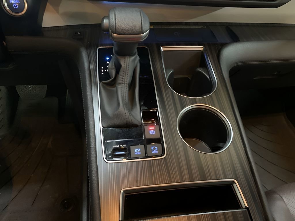 Used 2024 Toyota Sienna Platinum image 23