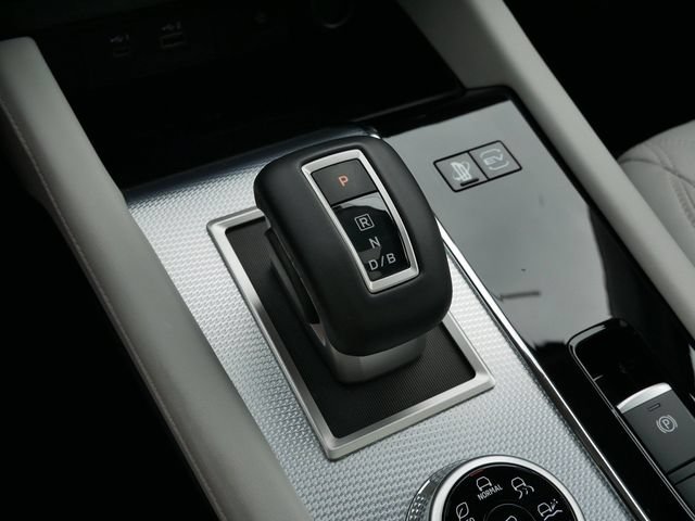Used 2025 Mitsubishi Outlander SEL AWD/4WD image 25