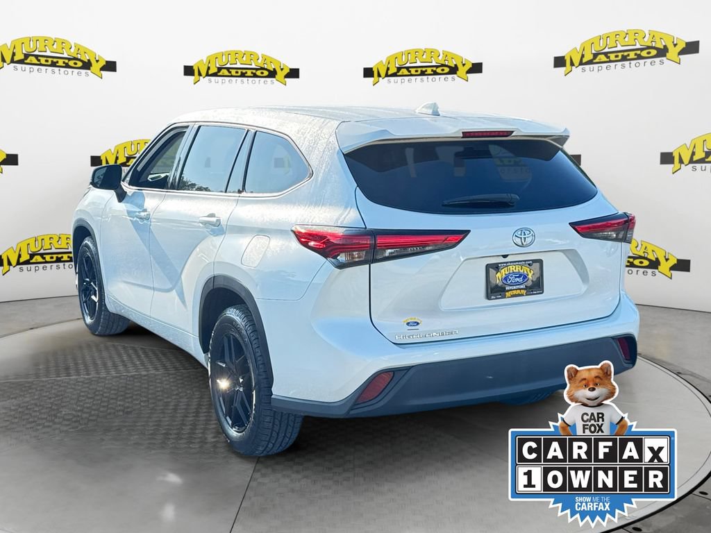 Used 2021 Toyota Highlander L FWD image 3