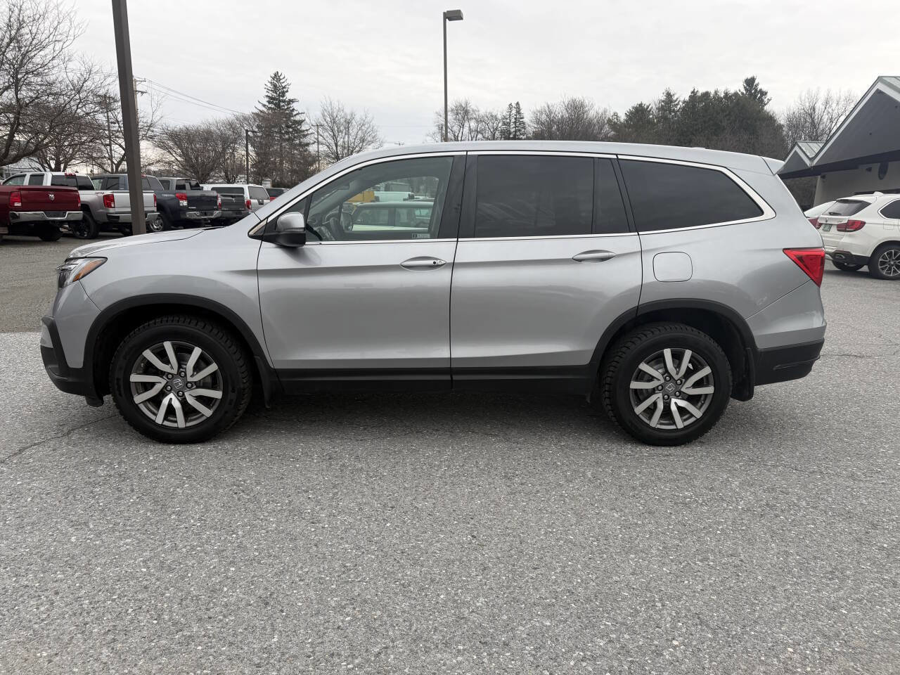 Used 2021 Honda Pilot EX image 2