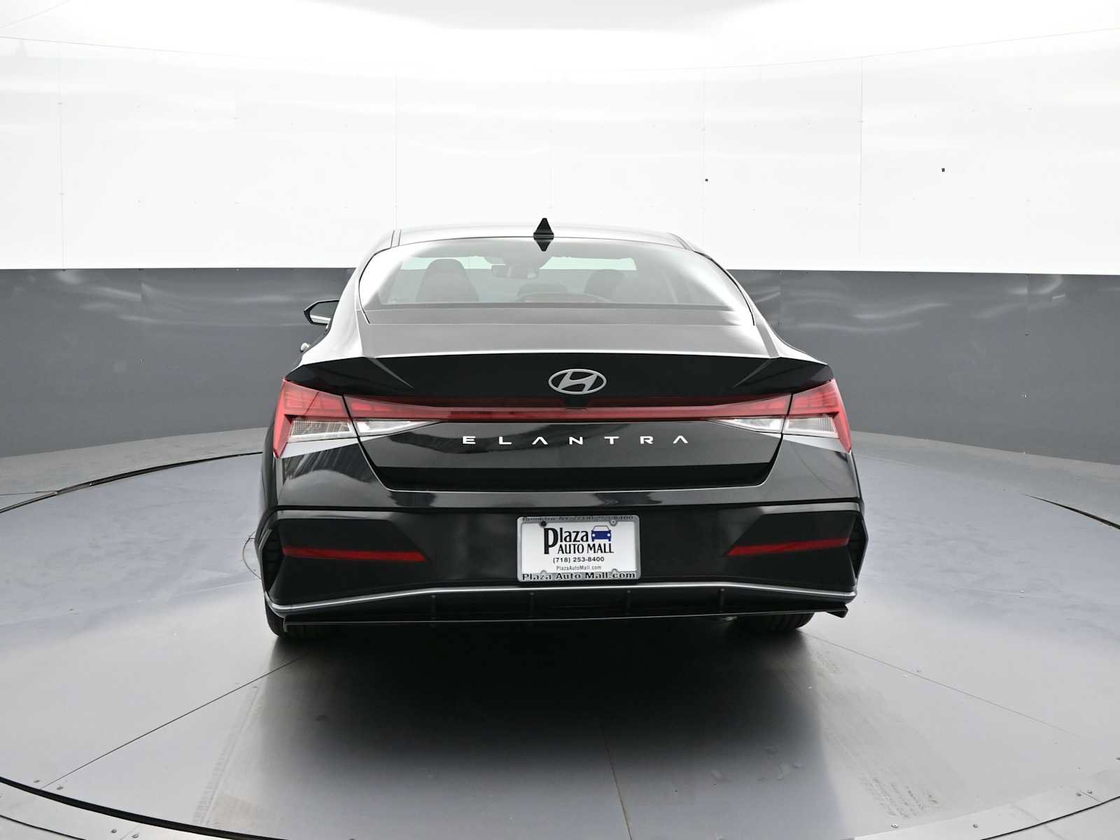 Certified 2024 Hyundai Elantra SEL w/ Convenience Package FWD image 10