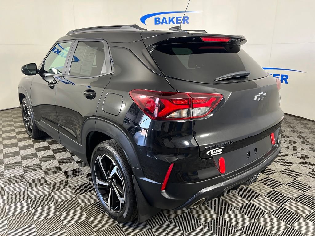 Used 2023 Chevrolet TrailBlazer RS w/ Convenience Package FWD image 2