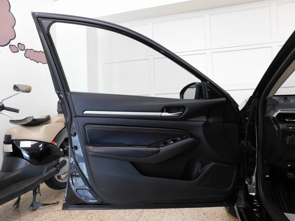 Used 2023 Nissan Altima 2.5 SR image 28