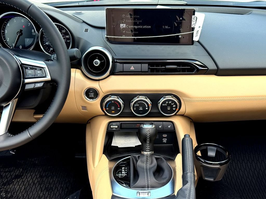 New 2026 MAZDA MX-5 Miata RF Grand Touring RWD image 22