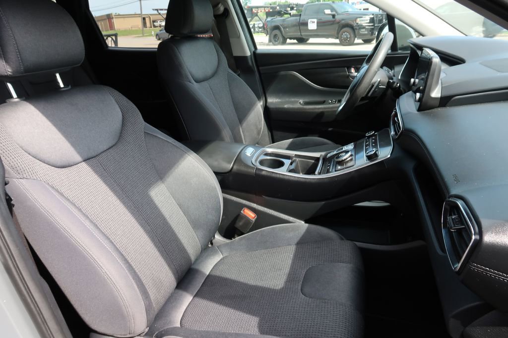 Used 2021 Hyundai Santa Fe SEL FWD image 9