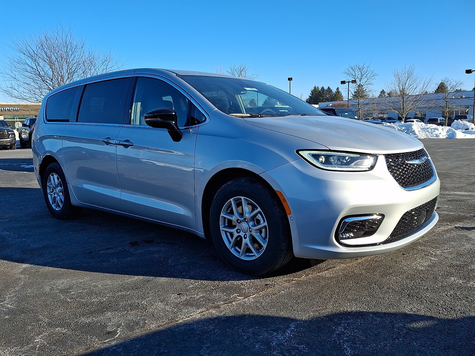 New 2026 Chrysler Pacifica Select FWD image 2