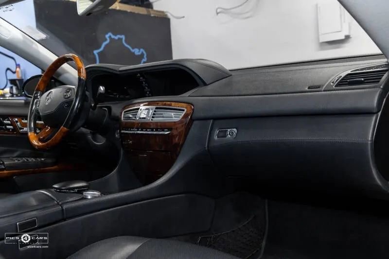 Used 2008 Mercedes-Benz CL 550 image 32