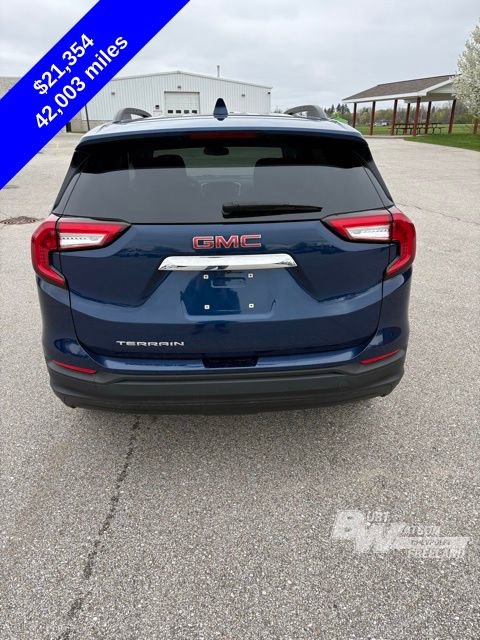 Used 2023 GMC Terrain SLE w/ Driver Convenience Package FWD image 5