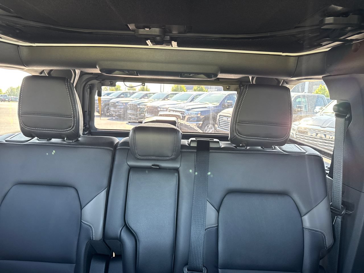 Used 2025 Ford Bronco Outer Banks AWD/4WD image 25