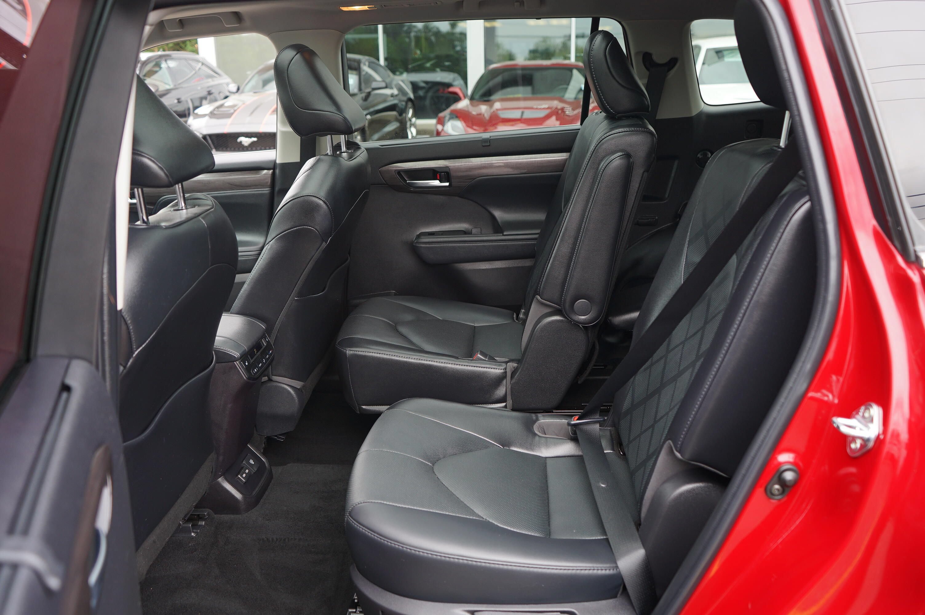 Used 2022 Toyota Highlander Platinum AWD/4WD image 23