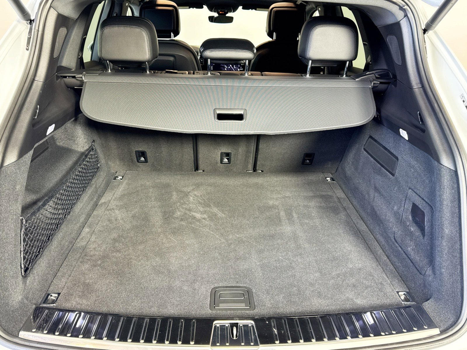 Used 2025 Porsche Cayenne image 22