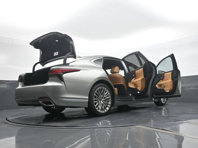 Used 2025 Lexus LS 500 w/ Accessory Package (Z1) RWD image 26