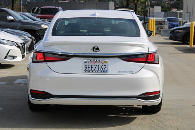 Certified 2024 Lexus ES 300h w/ Premium Package image 20