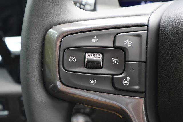 Used 2025 Chevrolet Silverado 1500 High Country w/ High Country Premium Package AWD/4WD image 8