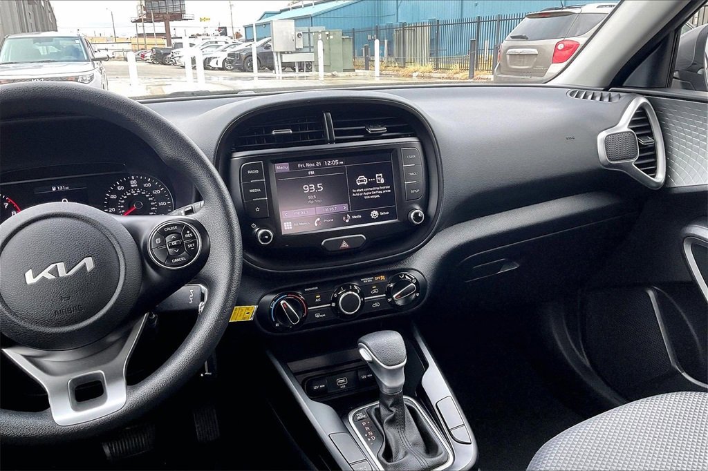 Certified 2022 Kia Soul LX w/ Technology Package image 6