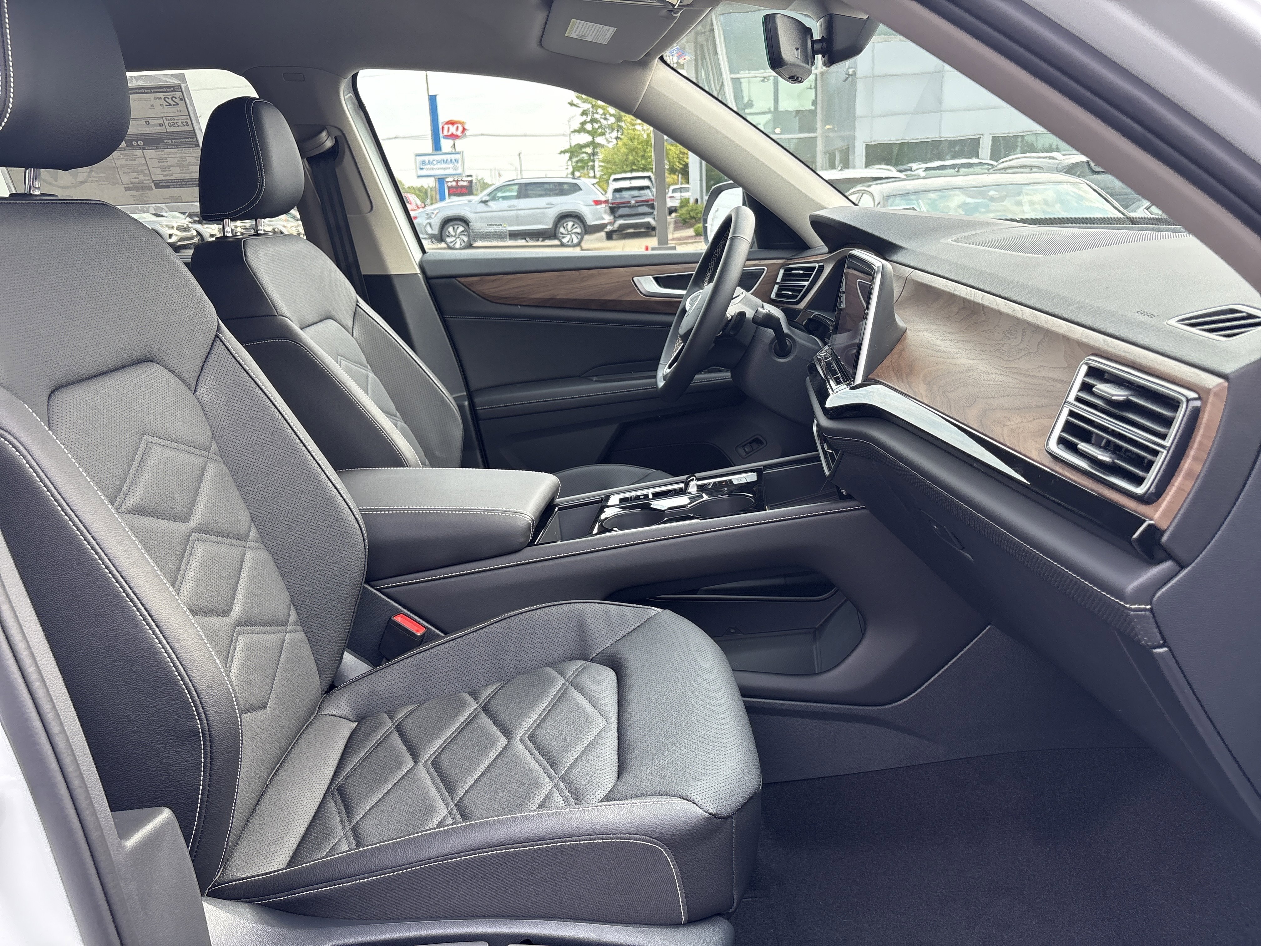 New 2026 Volkswagen Atlas SE image 23