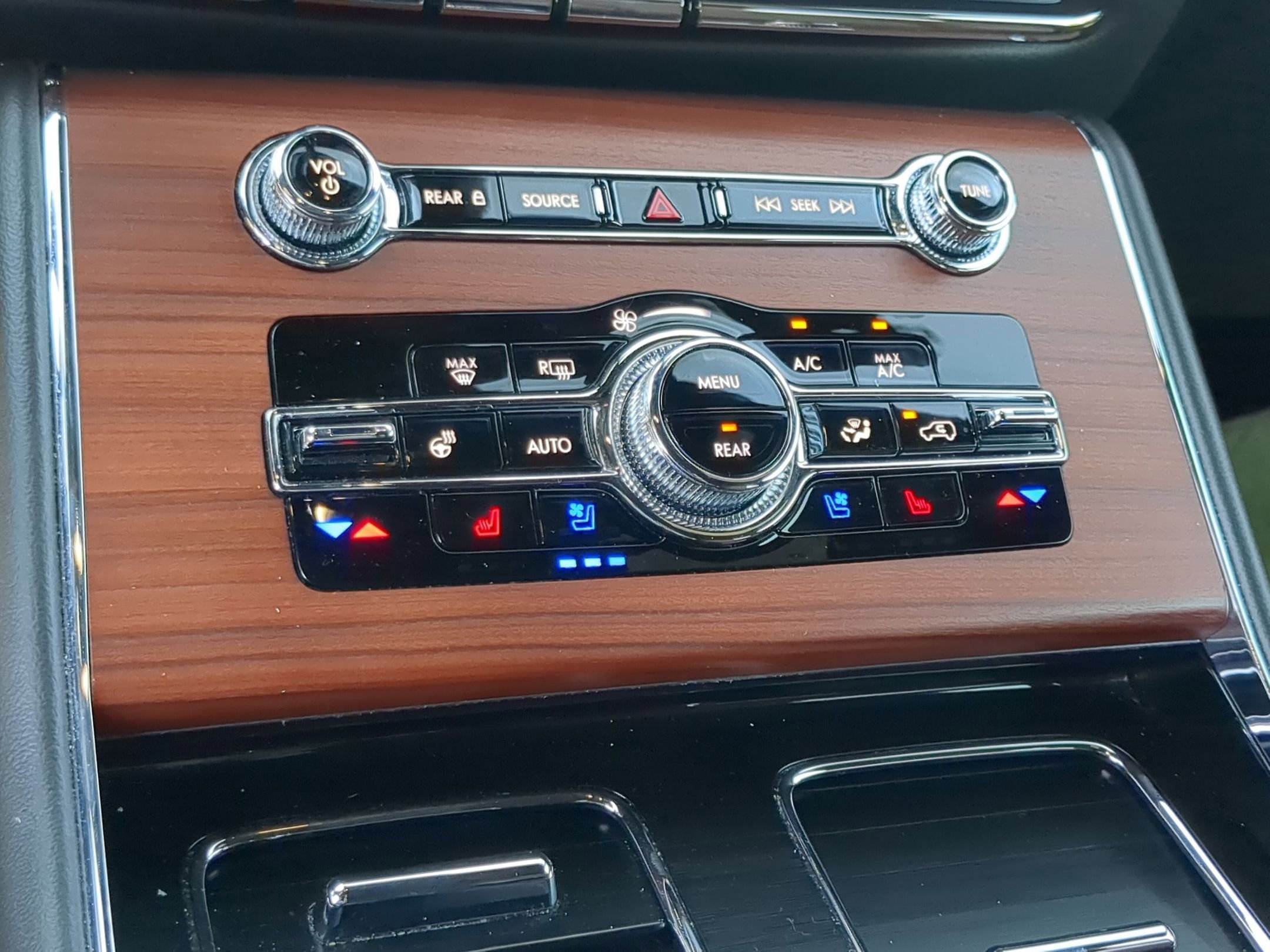 Used 2021 Lincoln Aviator Reserve w/ Elements Package Plus image 18