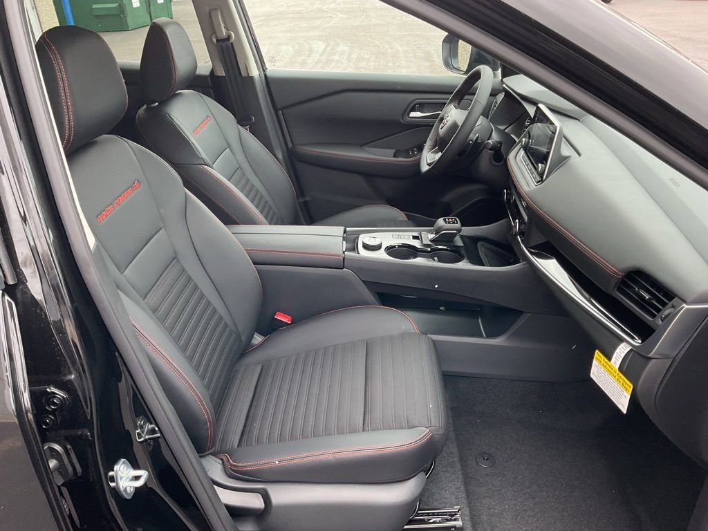 New 2026 Nissan Rogue SV AWD/4WD image 18