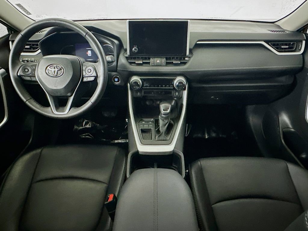 Used 2023 Toyota RAV4 XLE Premium image 16