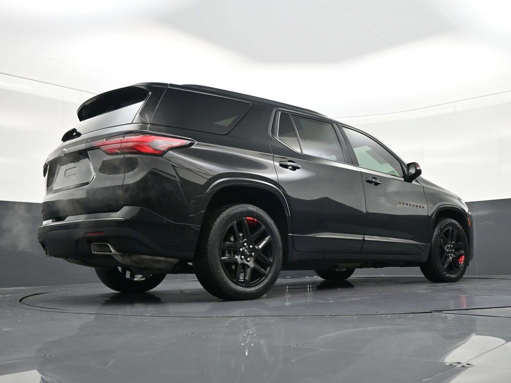 Used 2023 Chevrolet Traverse Premier w/ Redline Edition image 28