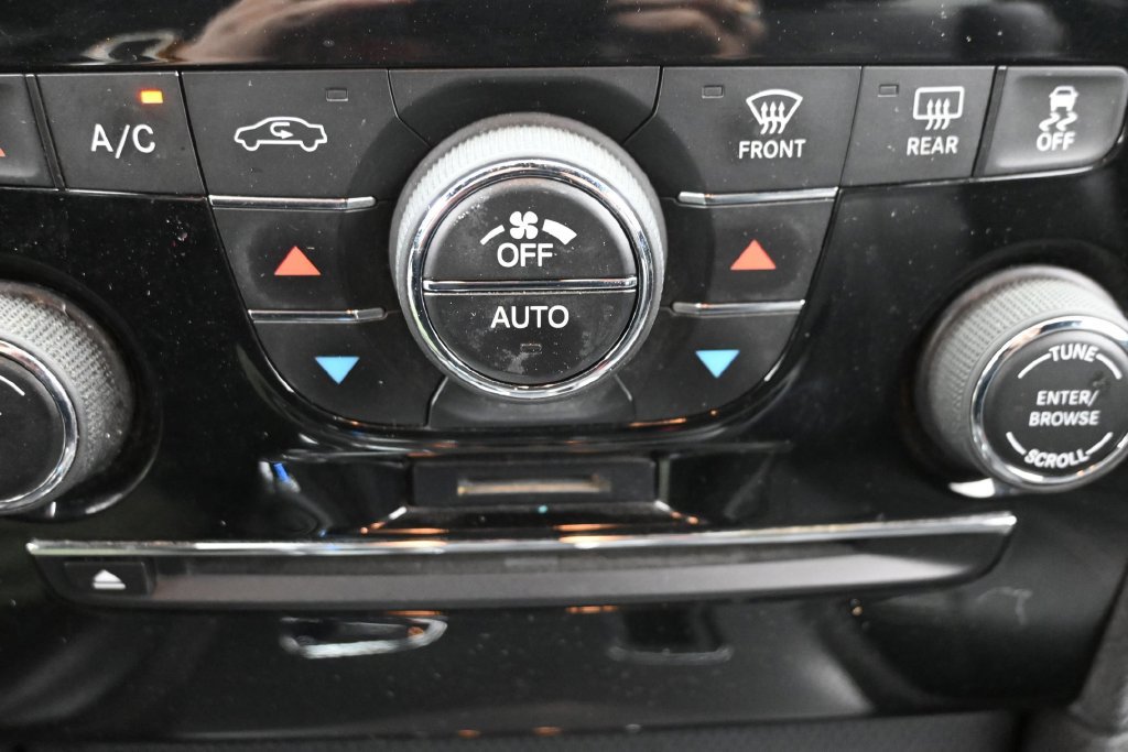 Used 2014 Chrysler 300 S AWD/4WD image 20